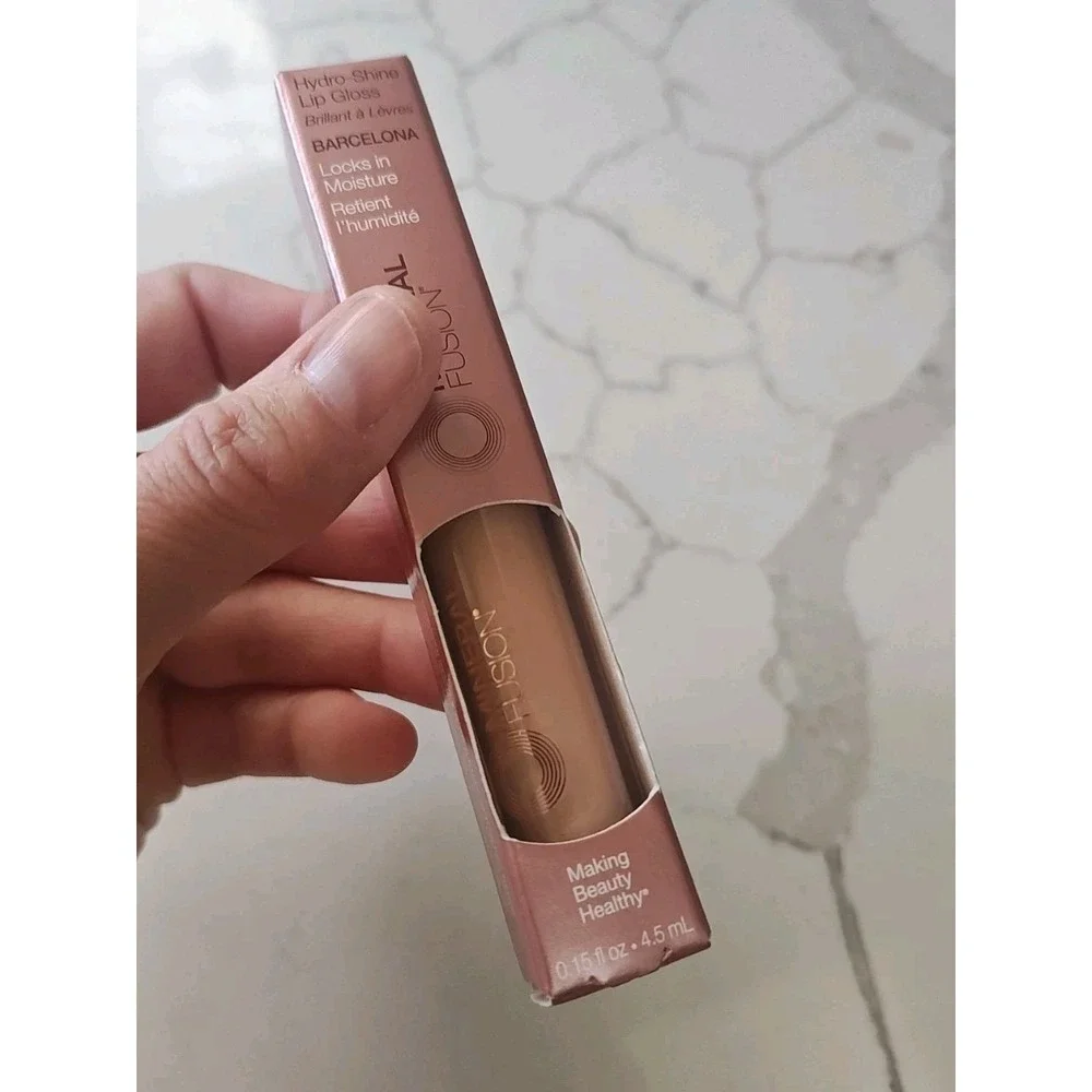 Mineral Fusion Hydro Shine Lip Gloss Barcelona 0.15 fl. oz. Hydrating Plumping - Picture 6 of 8